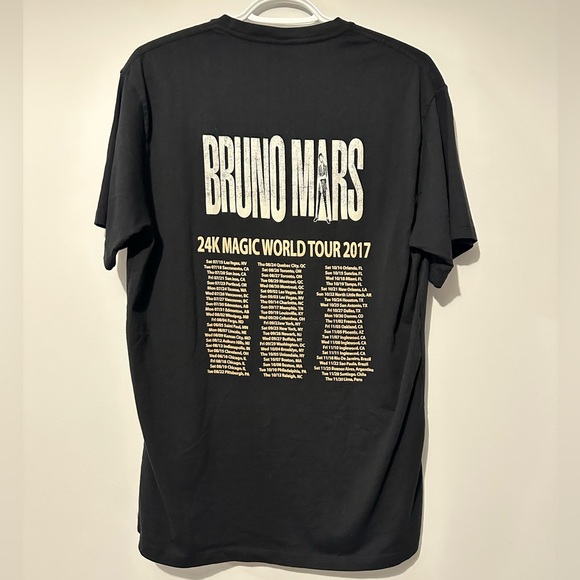 Bruno Mars Tour tee - Picture 2 of 3